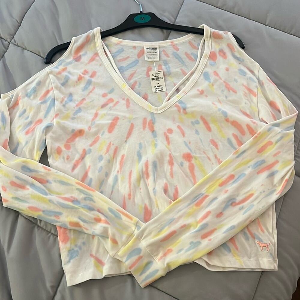 Victoria’s Secret pink cold shoulder, multicolored, long sleeve size small NWT ￼